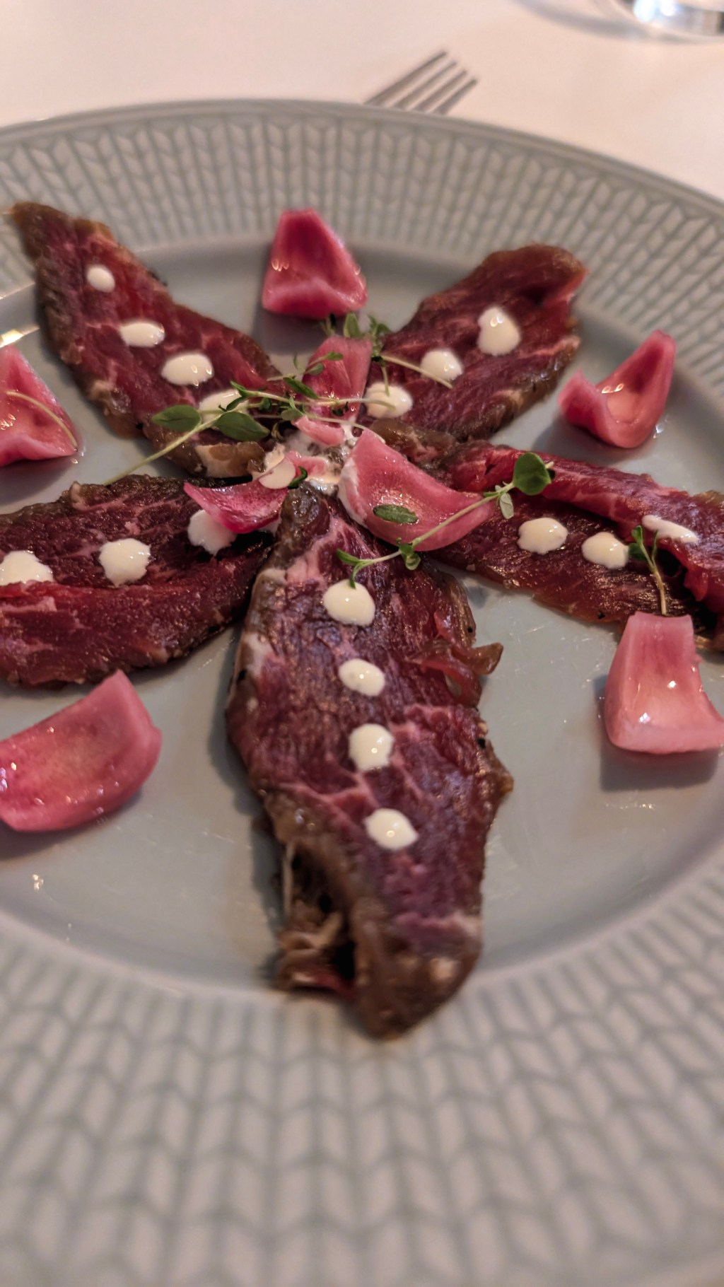 Gravad oxfilé – den tystlåtna lyxrätten som gör sig&nbsp;själv