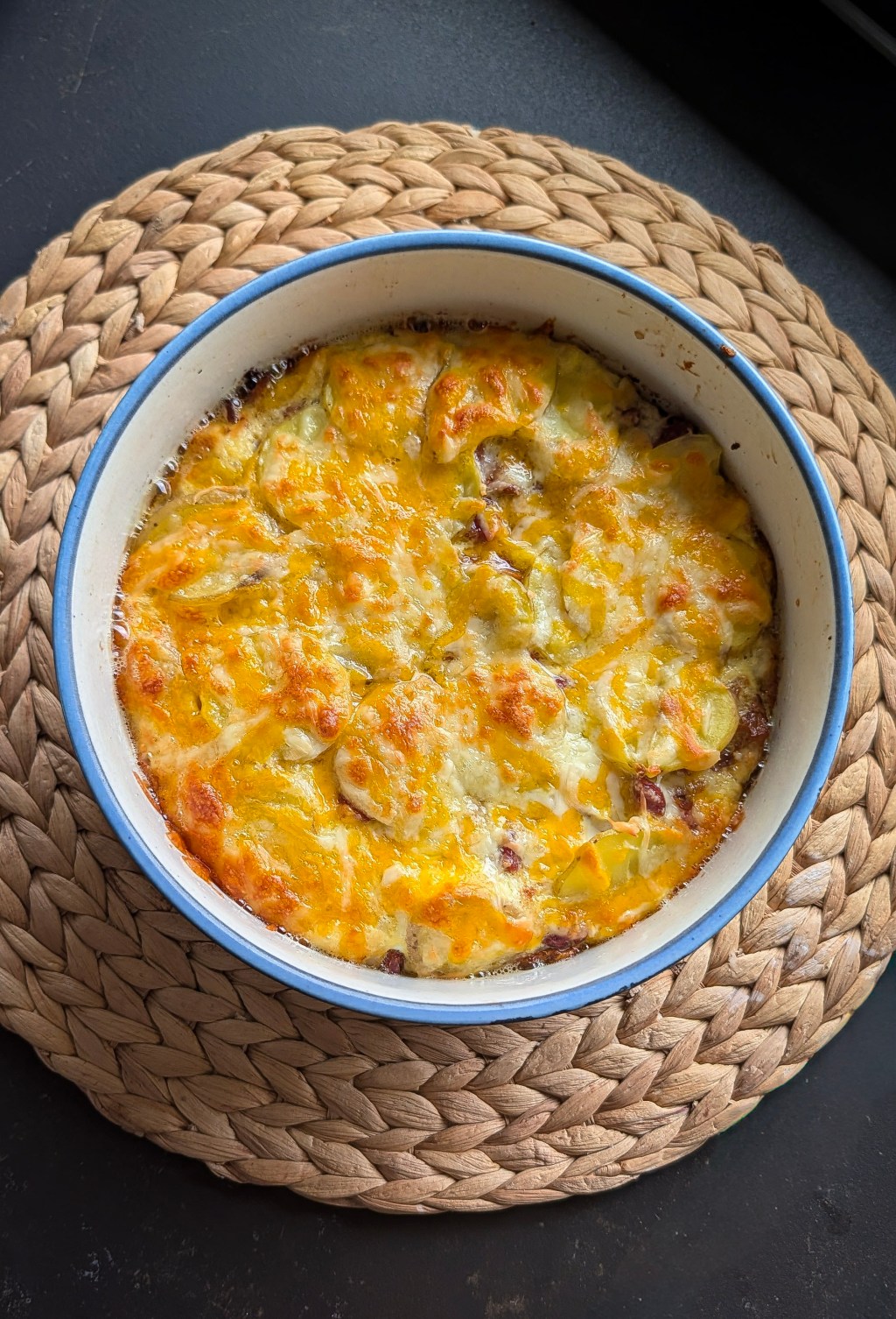 Ugnsfrittata med potatis, korv och kantareller